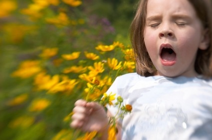 girl-sneezing