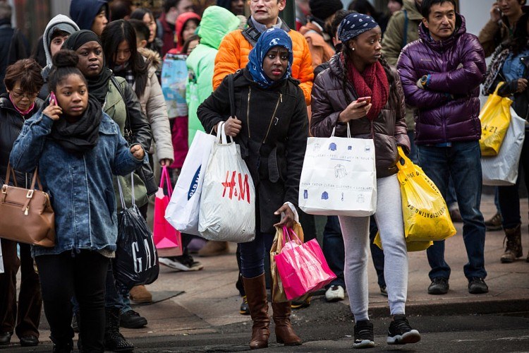 Black Friday Shoppers Look For Holiday Bargains