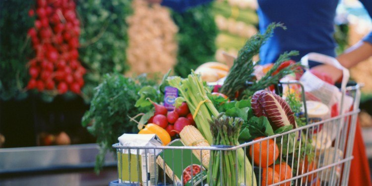 Woman shopping for organic groceries.