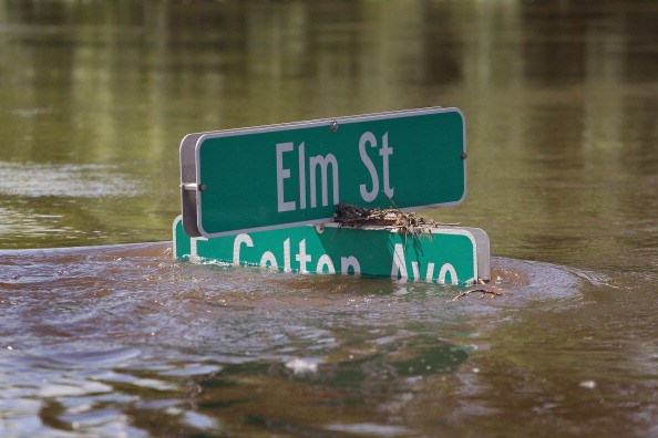 Las inundaciones récord obligan a evacuar a los residentes de Dakota del Norte