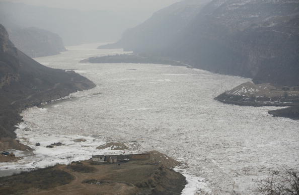 Ice Run On China's Second Longest River