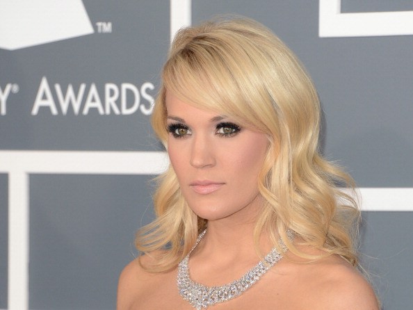 carrie underwood at the grammys