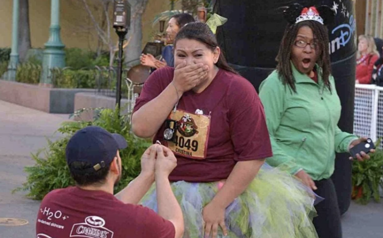 surprise proposal at disney