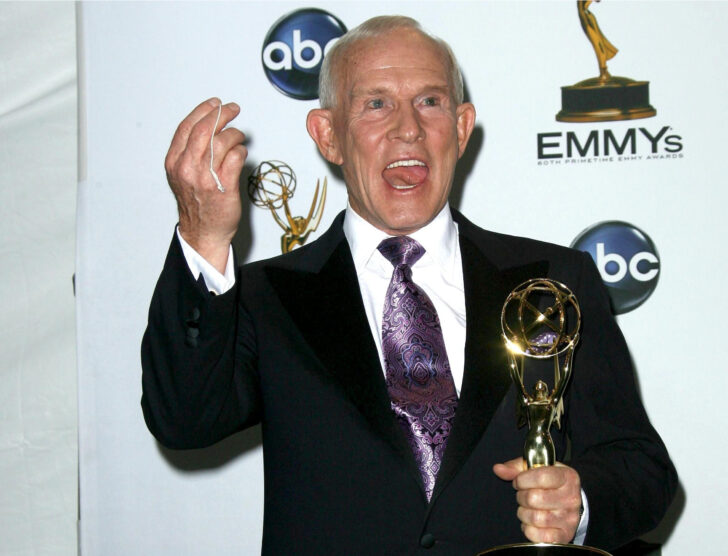 Comedic Legend Tom Smothers Of The Smothers Brothers Dead At 86