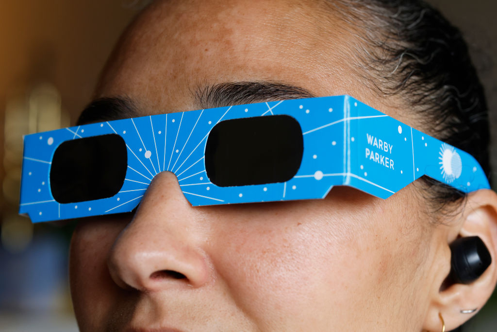 Solar Eclipse Saftey Tips How To Get Free Warby Parker Solar Eclipse