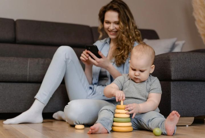 5 Genetic Traits That Travel A One-Way Road From Mom