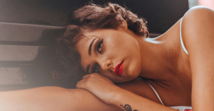 10 Lies Women Tell to Hide That They're No Longer in Love