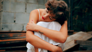 10 Traits That Keep Women Stuck in Unhealthy Relationships—Know Them Now