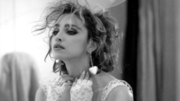 12 Hit Songs Everyone Sings Wrong Without Even Realizing It
