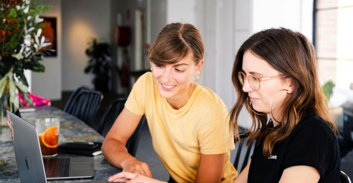 13 Cringey Work Phrases That Secretly Make You Sound Out of Touch