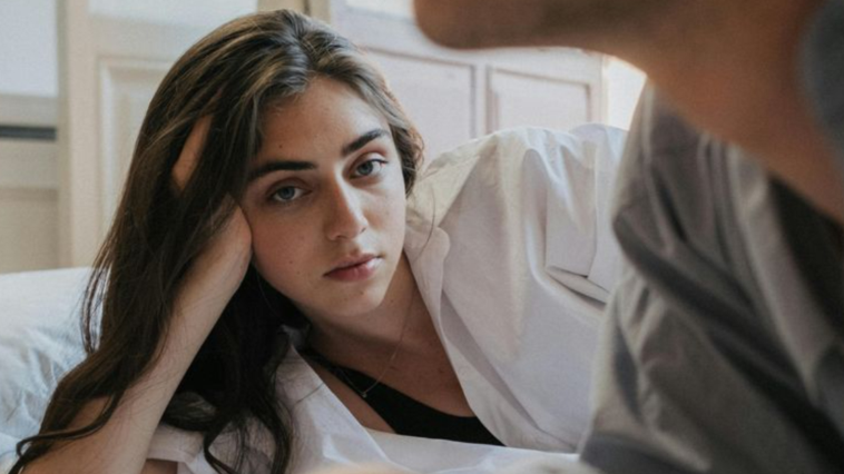 13 Relationship Habits That Seem Normal—But Are Actually Toxic