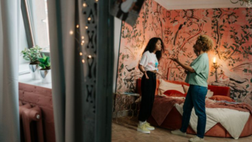 7 Hidden Signs You Grew Up With a Narcissistic Parent, According to Experts