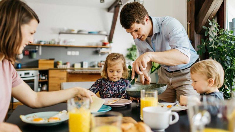 Family Meals Create Positive Models