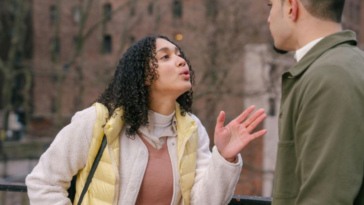 Think These 12 Habits Are Rude? Congrats, You Were Raised Right