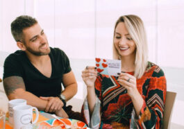 10 Small Gestures That Deepen a Relationship Instantly