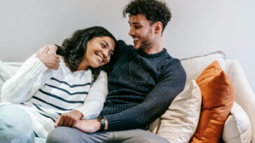 11 Micro-Moments That Keep Love Alive in Long-Term Relationships