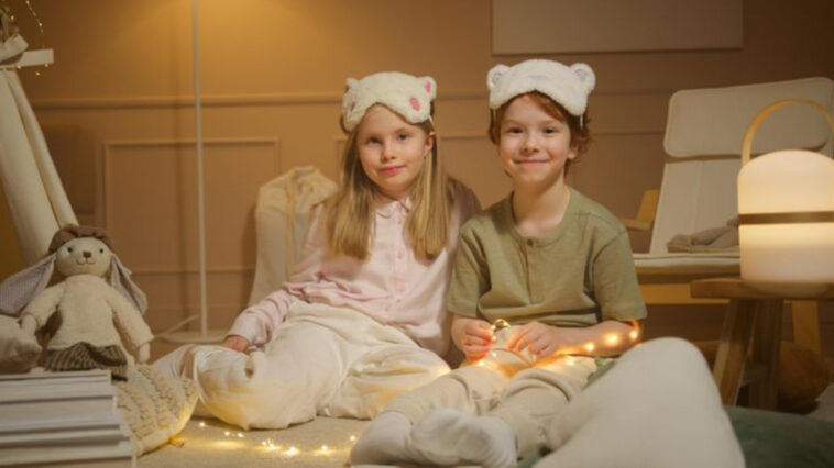 11 Things People Who Grew Up With Siblings Understand Instantly