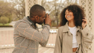 9 Ways to Make People Feel Valued Without Saying a Word