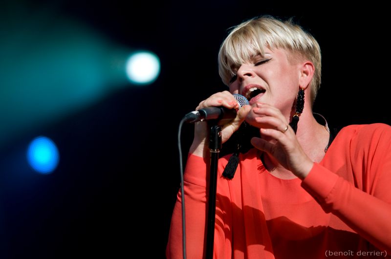 Robyn's 'Dancing On My Own' Turns Heartbreak into a Dance Party