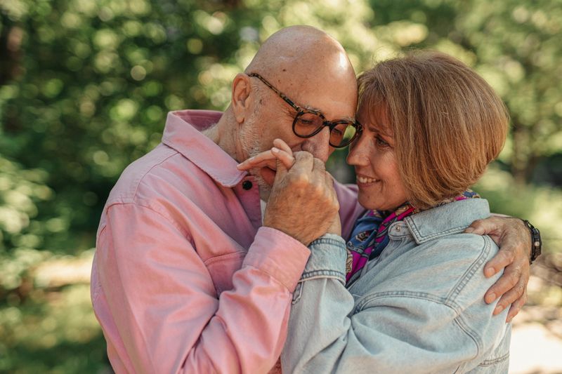 12 Undeniable Signs of a Husband Who Truly Loves His Marriage