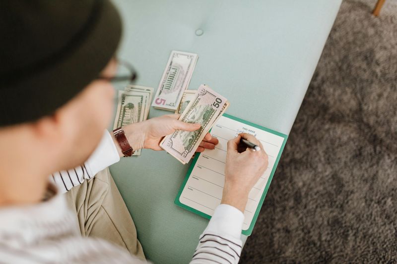 Managing Money Without Overspending