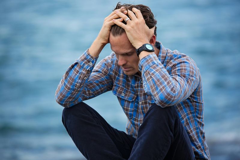 Uncertainty About Repairing Broken Bonds