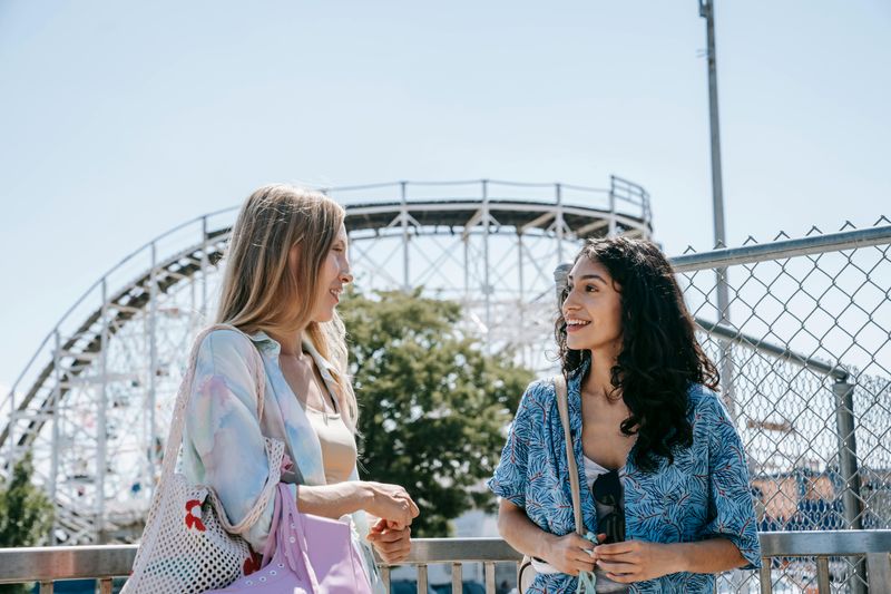 7 Conversation Tips That Instantly Build Deeper, More Meaningful Connections
