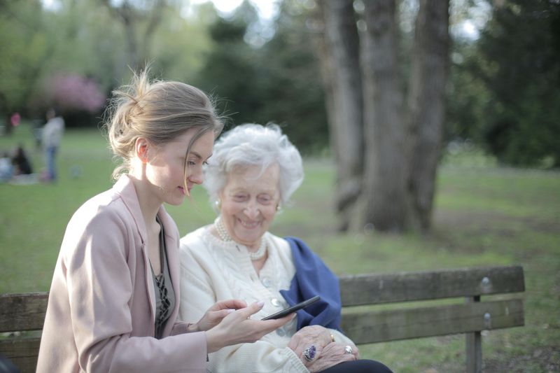 If a Woman Does These 13 Things in Public, She's a Truly Good Person