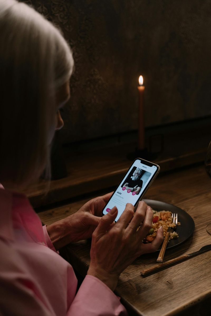 Navigate Online Dating Wisely