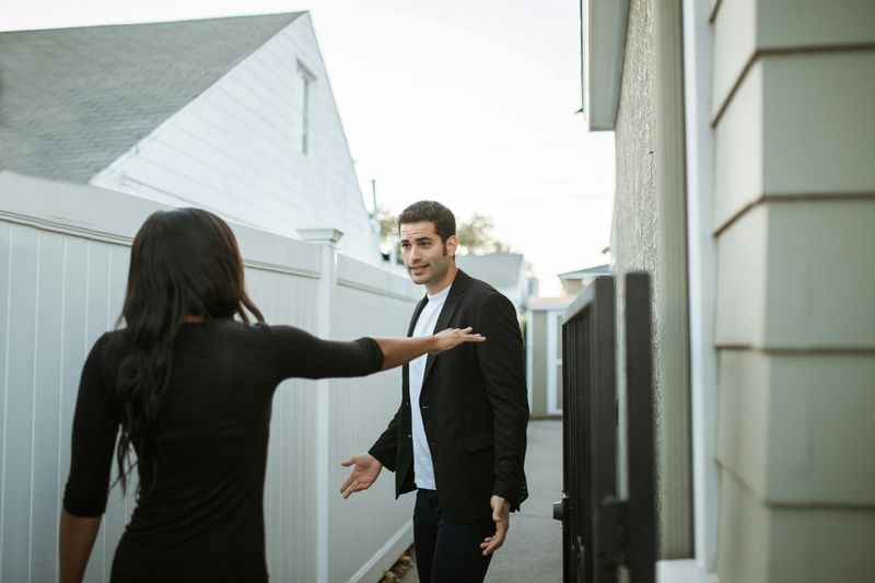 13 Telltale Behaviors That Show He'll Never Truly Fall in Love With You