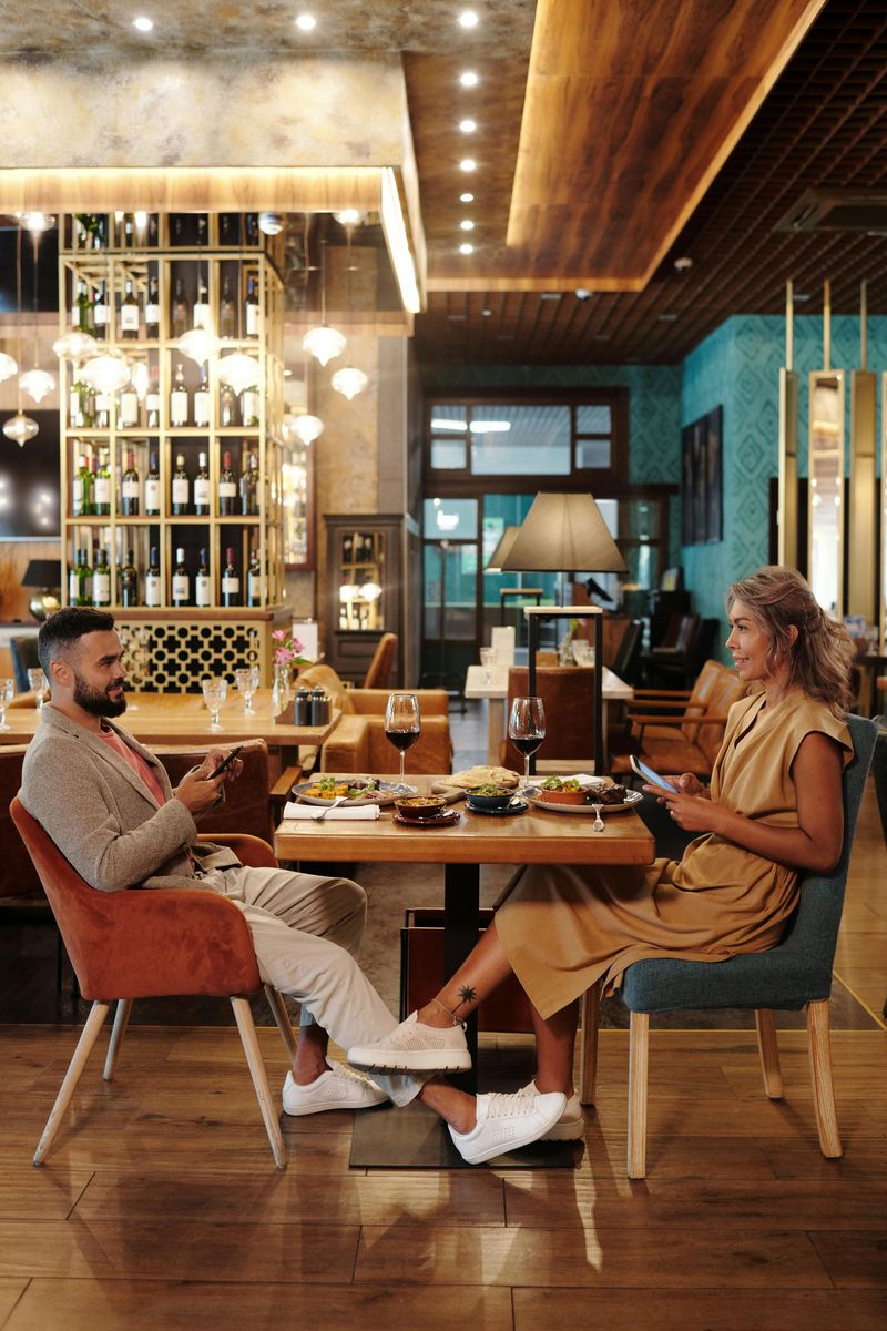 Dating Today Isn't What It Used to Be—These 9 Unspoken Rules Prove It
