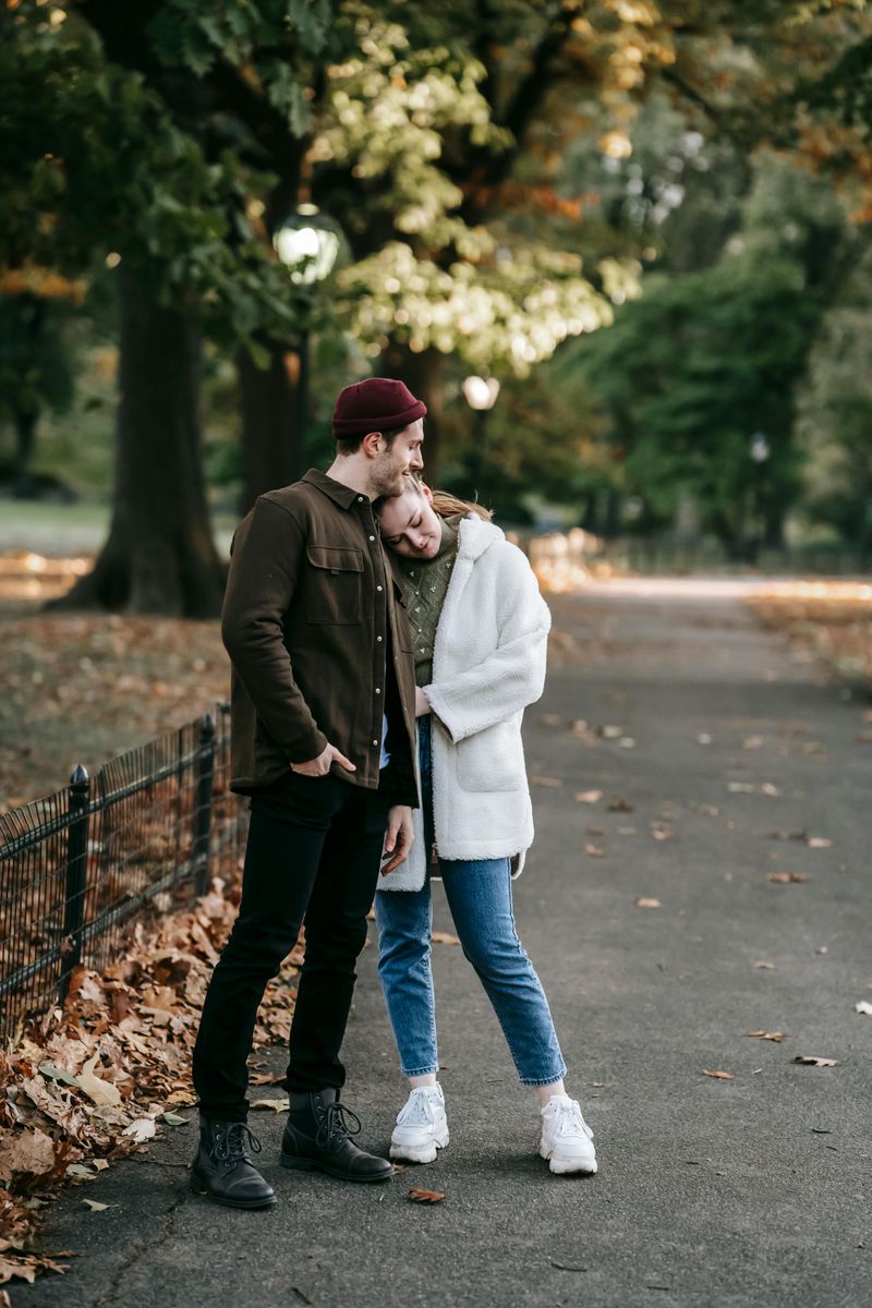 13 Cozy Fall Date Ideas That Will Make You Love the Season Even More