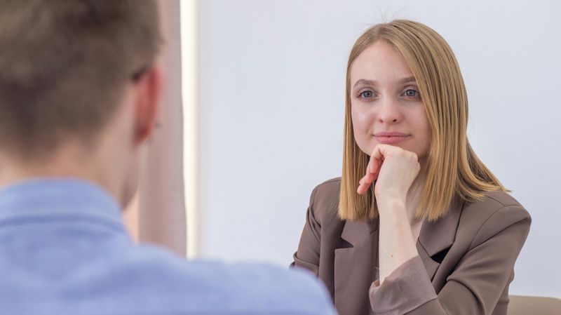 13 Things Truly Smart People Do That Intimidate Insecure People Around Them