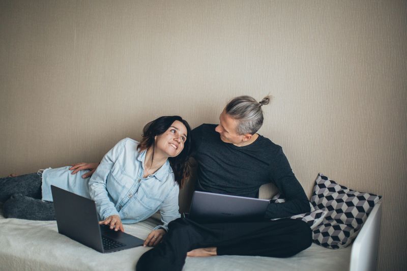 10 Unromantic Signs You Love Each Other From the Depths of Your Souls