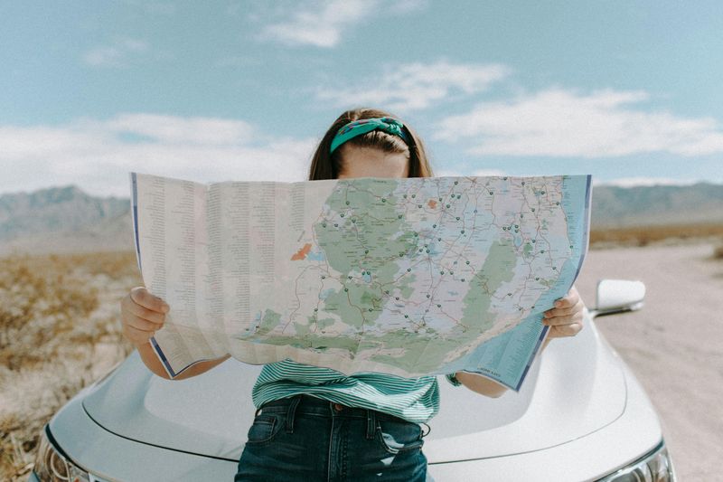 10 Essential Life Skills Boomers Learned Young That Baffle Most People Under 40