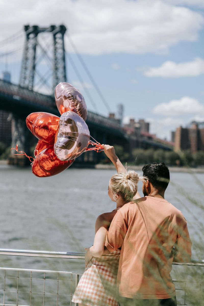 12 Red Flags You Should Never Ignore in a New Relationship
