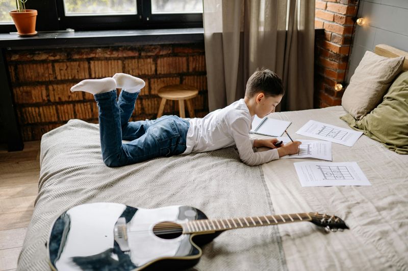 Diving Into Hobbies Without Distraction