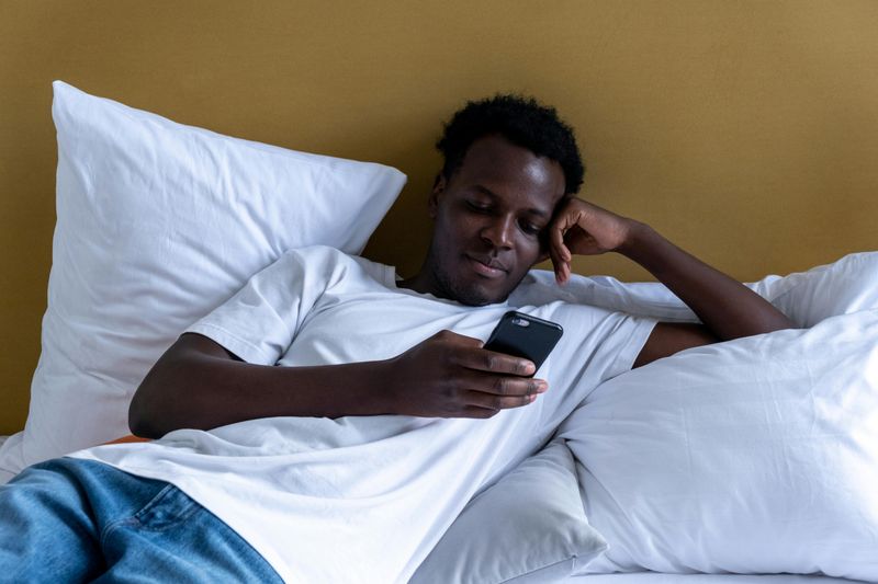 Playing the Waiting Game with Texts