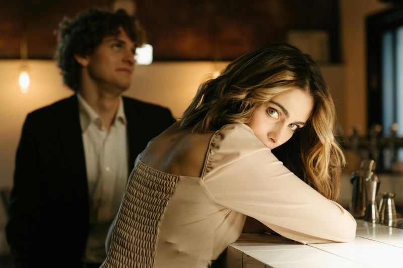 13 Outdated Dating Rules Women Should Stop Following for Good