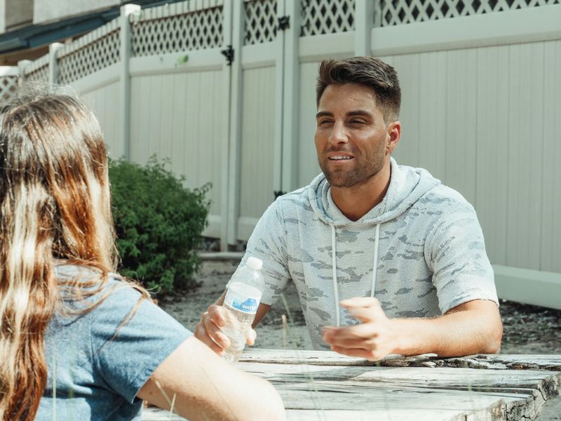 10 Everyday Conversation Mistakes You're Probably Making Without Realizing It