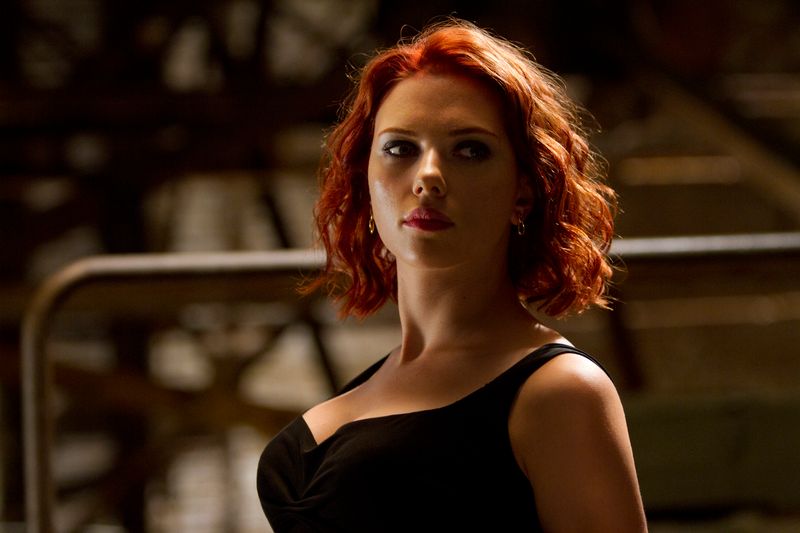 27 Hollywood Icons You Didn't Realize Were Left-Handed