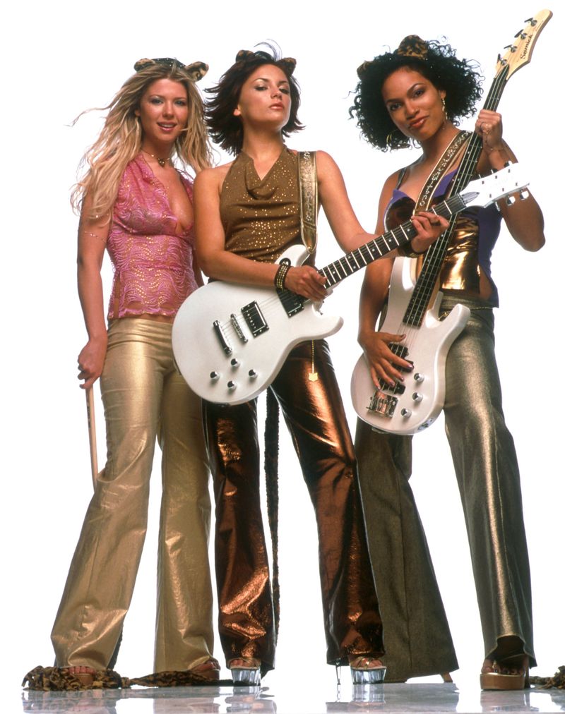Rachael Leigh Cook – Josie and the Pussycats (2001)