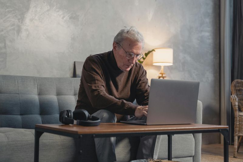 Forwarding Emails About Scams or Coupons