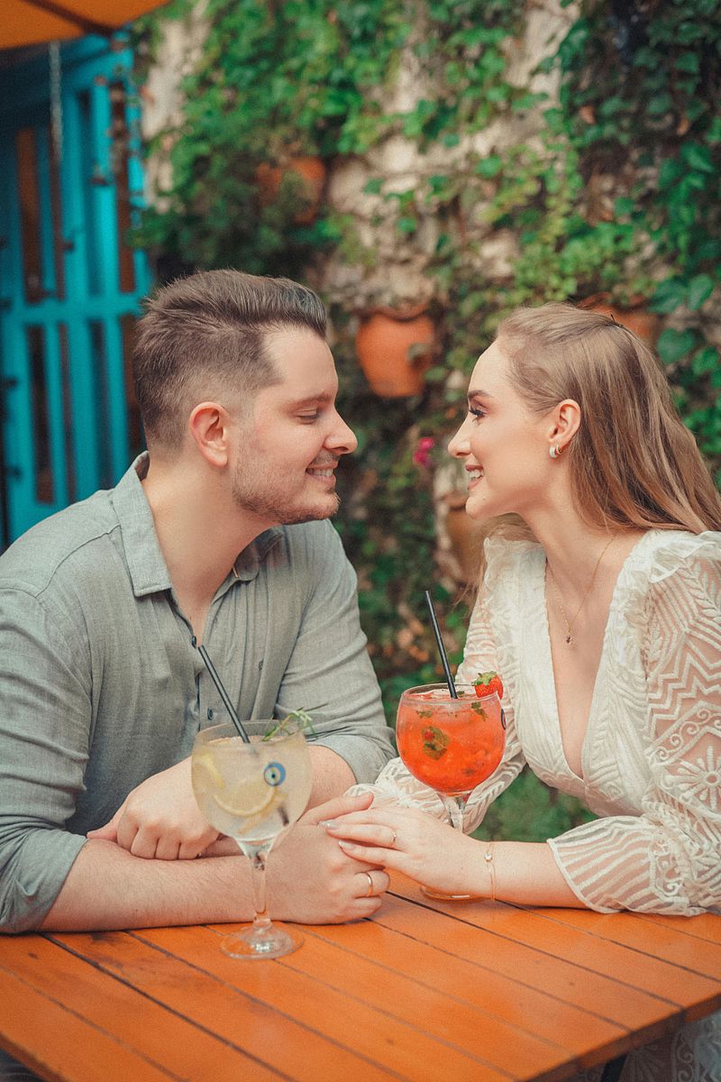 12 Dating Behaviors That Reveal Someone's True Intentions Fast