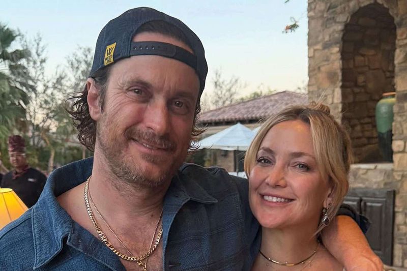 Kate Hudson and Oliver Hudson