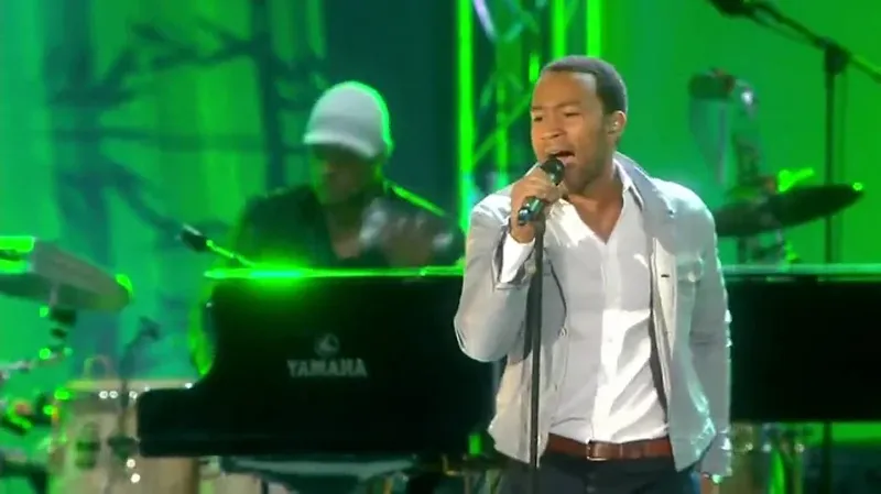 Green Light (ft. André 3000) (2008)