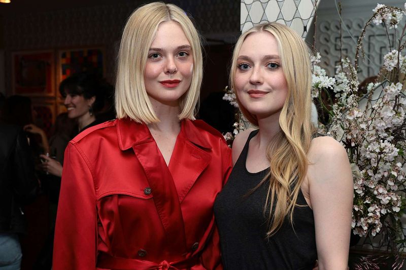 Dakota Fanning and Elle Fanning