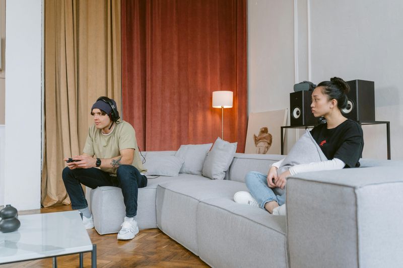 12 Things Men Do When They Want to Break Up With You