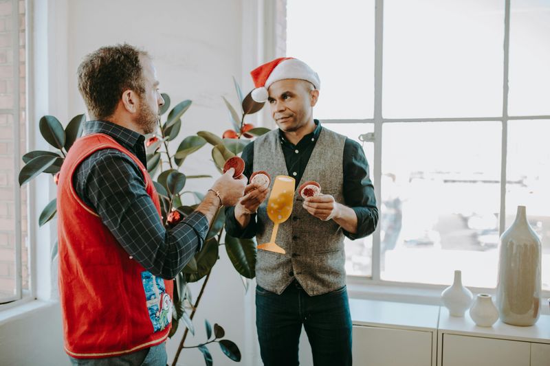 Spotlight Stealing Displays