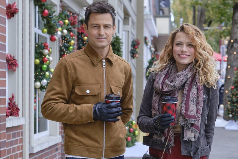 Emily & Jamie (An Unexpected Christmas)